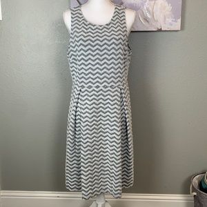 41 Hawthorn Gray Chevron Zig Zag Casual Dress